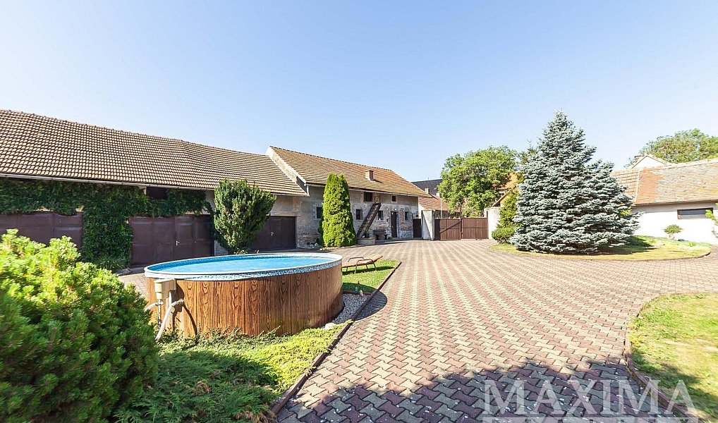 Prodej domu 340 m² s pozemkem 4 800 m², Bečváry – náhled fotky 21