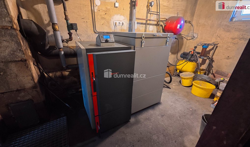 Prodej domu 300 m² s pozemkem 1 427 m², Bystřice – náhled fotky 16