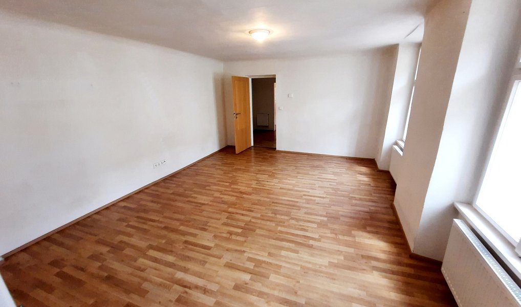 Pronájem bytu 2+1 60 m², Hostinné – náhled fotky 7