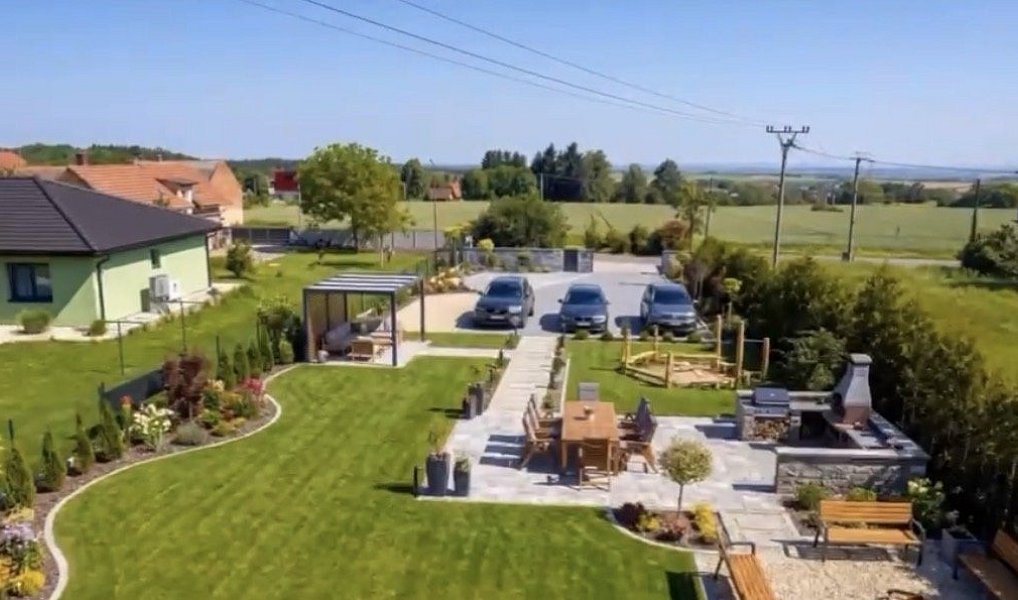 Prodej stavebního pozemku 2 295 m², Oleška – náhled fotky 2