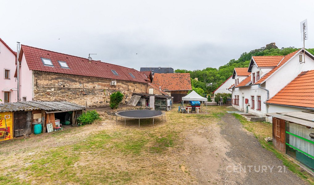 Prodej domu 153 m² s pozemkem 1 100 m², Kamýk – náhled fotky 2