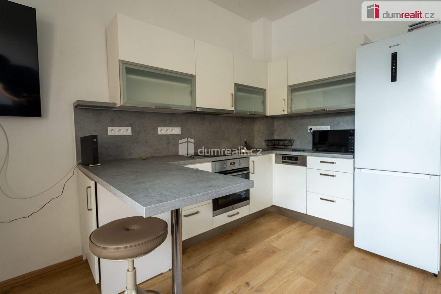 Pronájem bytu 2+kk 37 m² — photo 3