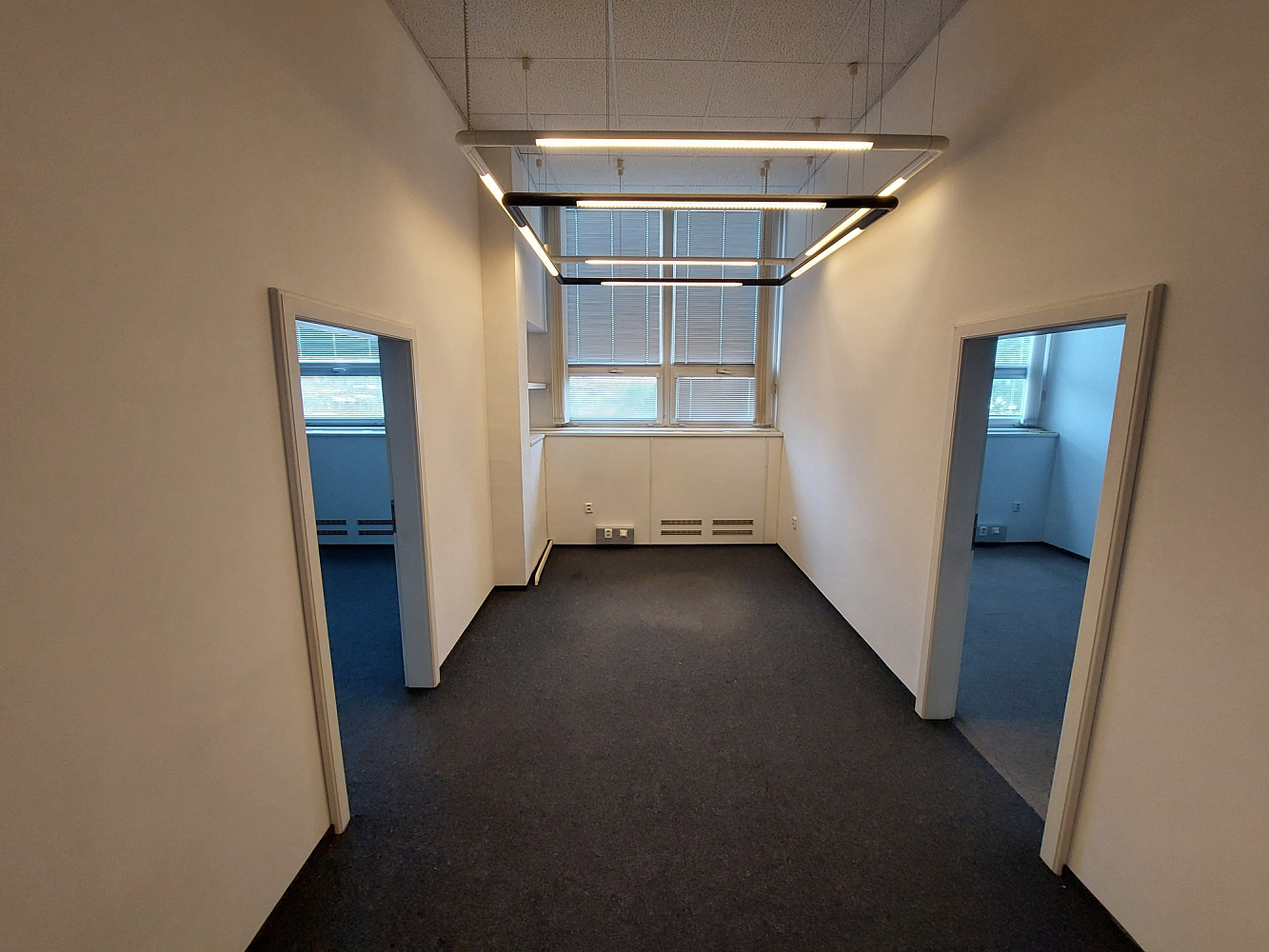 Pronájem kanceláře 84 m² – fotografie 3