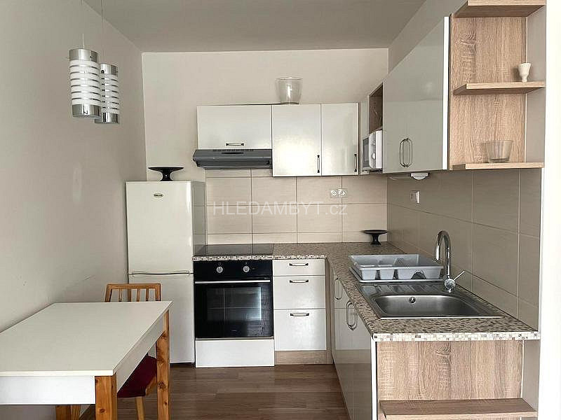 Pronájem bytu 2+kk 42 m² – fotografie 2