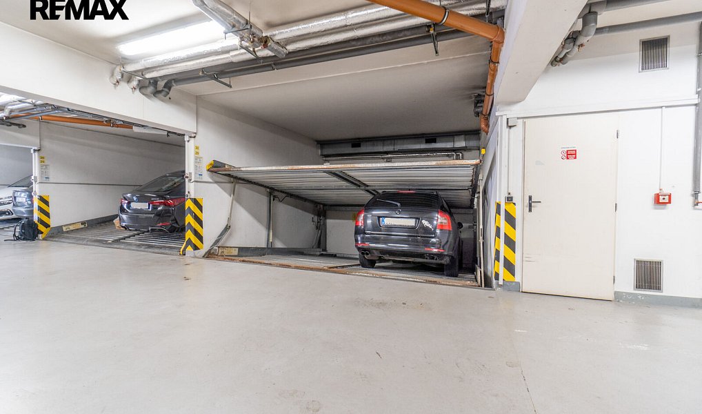 Prodej garážového stání 12 m2, Praha 8 - Libeň, Praha – náhled fotky 4