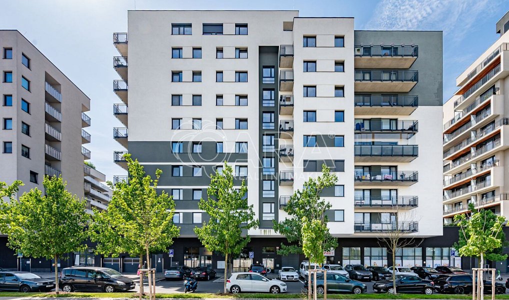 Pronájem garážového stání, Zvěřinova, Praha 10, Praha – náhled fotky 2