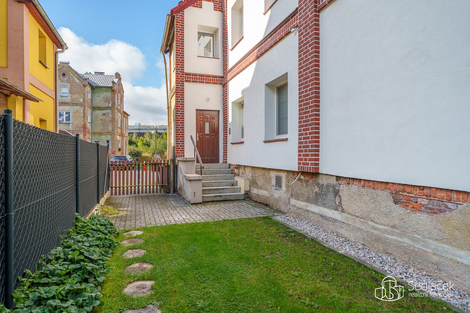 Prodej domu 260 m² s pozemkem 129 m² – fotografie 2