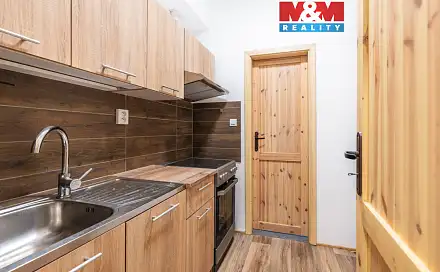 Pronájem obchodních prostor 53 m², tř. Osvobození, Otrokovice - Kvítkovice, okres Zlín