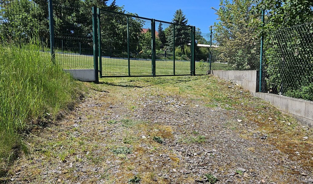 Prodej stavebního pozemku 1 702 m², Divišov – náhled fotky 9