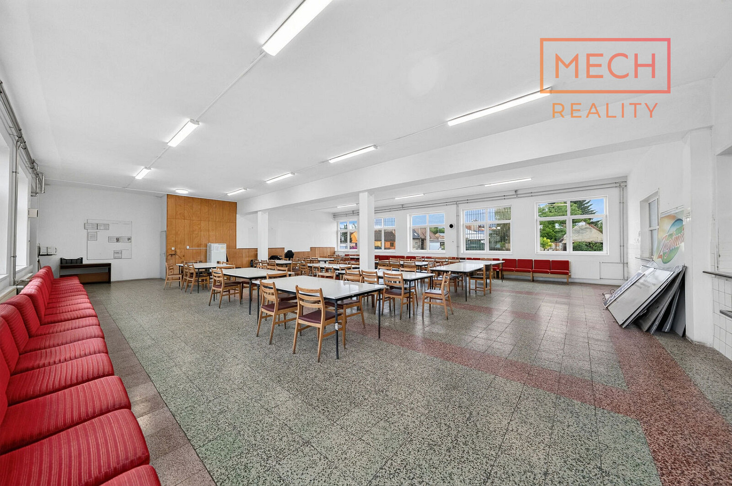 Prodej komerčního objektu (jiného typu) 1 030 m² – fotografie 4