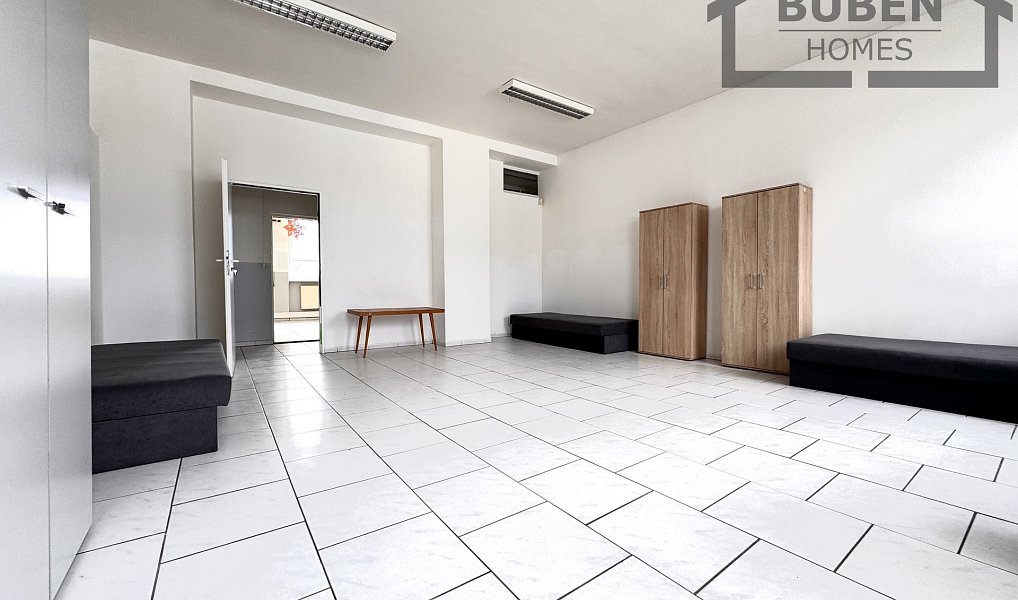 Pronájem skladovacích prostor 710 m², Planá – náhled fotky 5