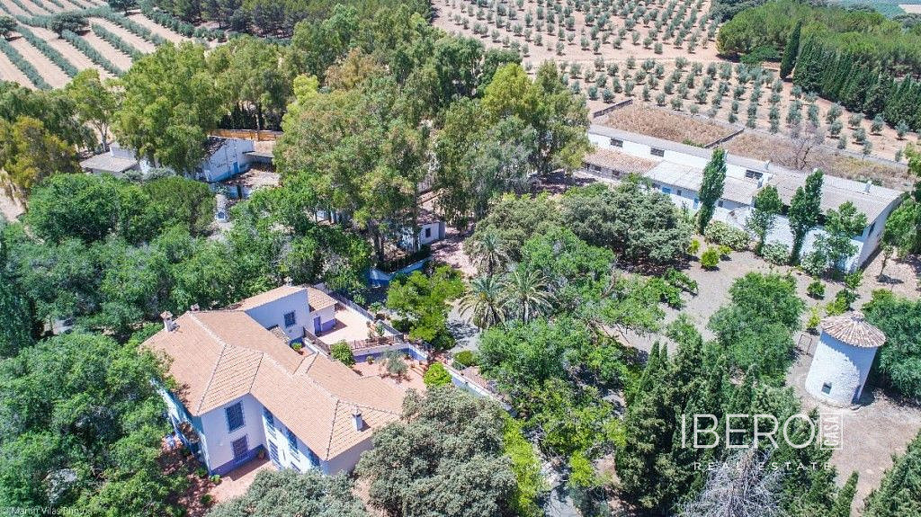Prodej domu 3 650 m² s pozemkem 25 130 m² — photo 4