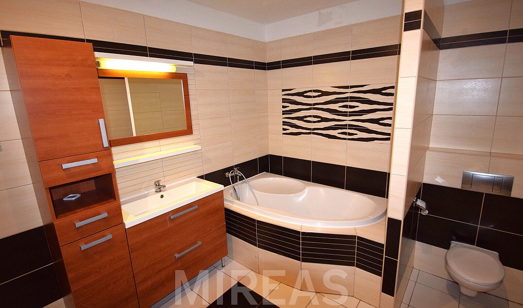 Pronájem bytu 3+kk 99 m², Milovice – náhled fotky 7