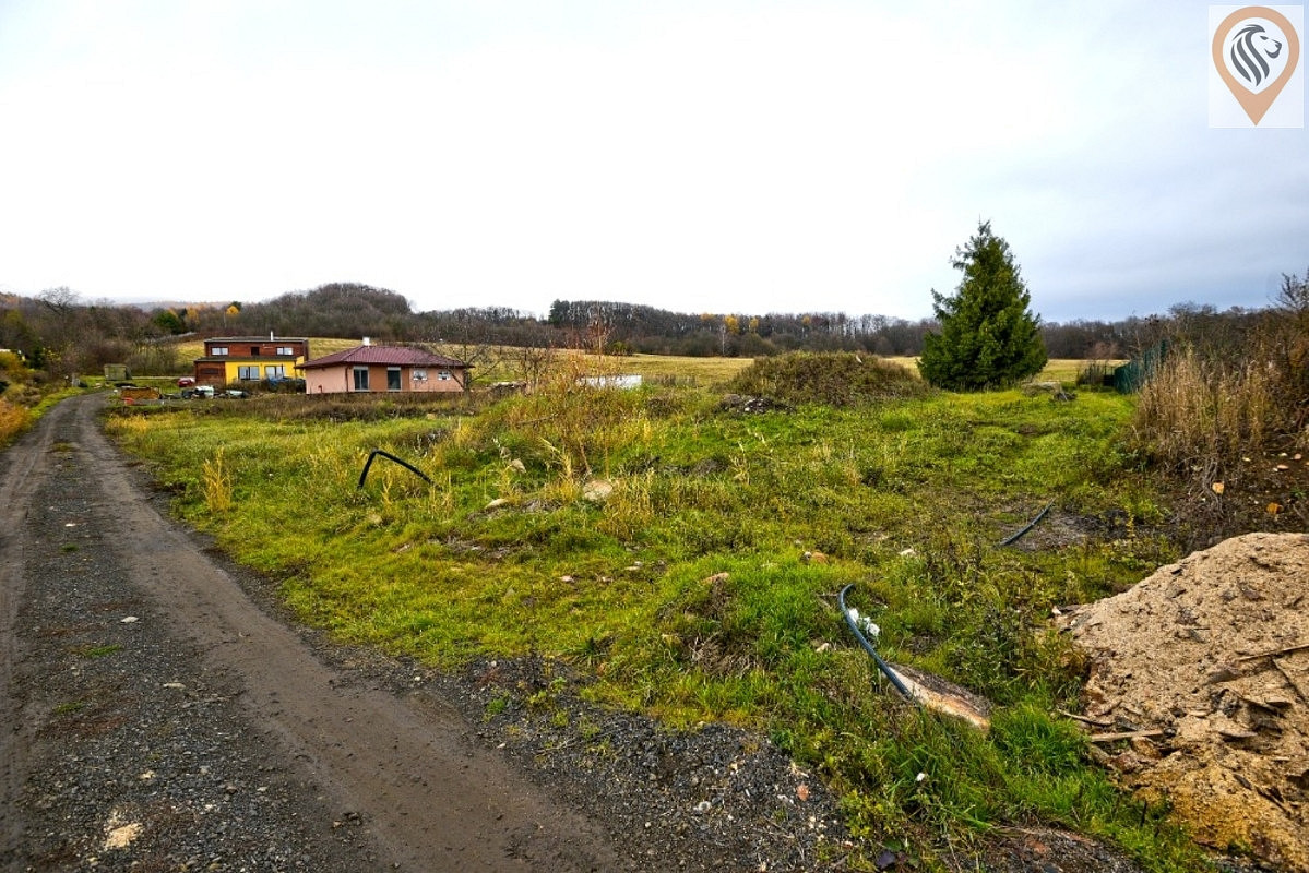 Prodej stavebního pozemku 1 350 m² - Widok 2