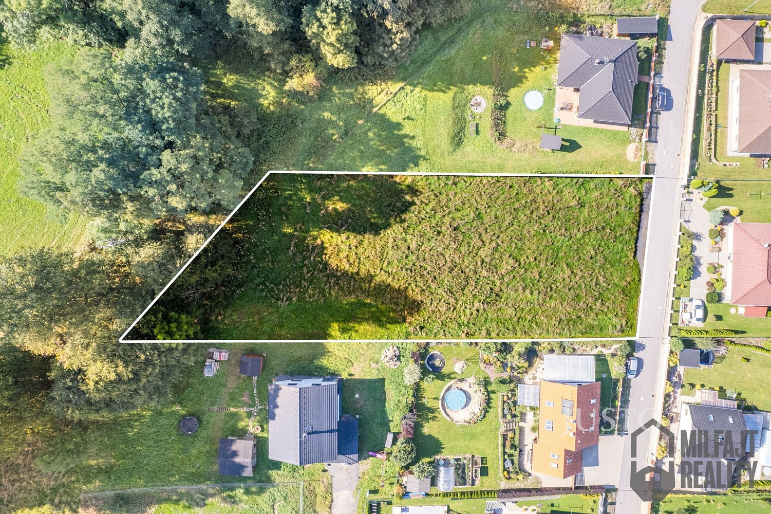 Prodej stavebního pozemku 2 060 m²