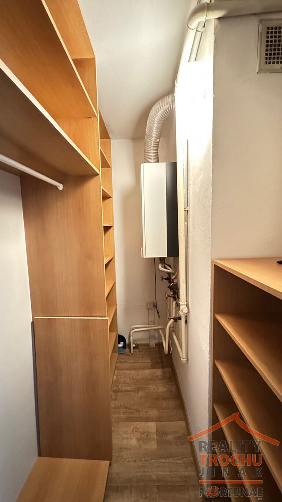 Pronájem bytu 1+1 36 m² – fotografie 4