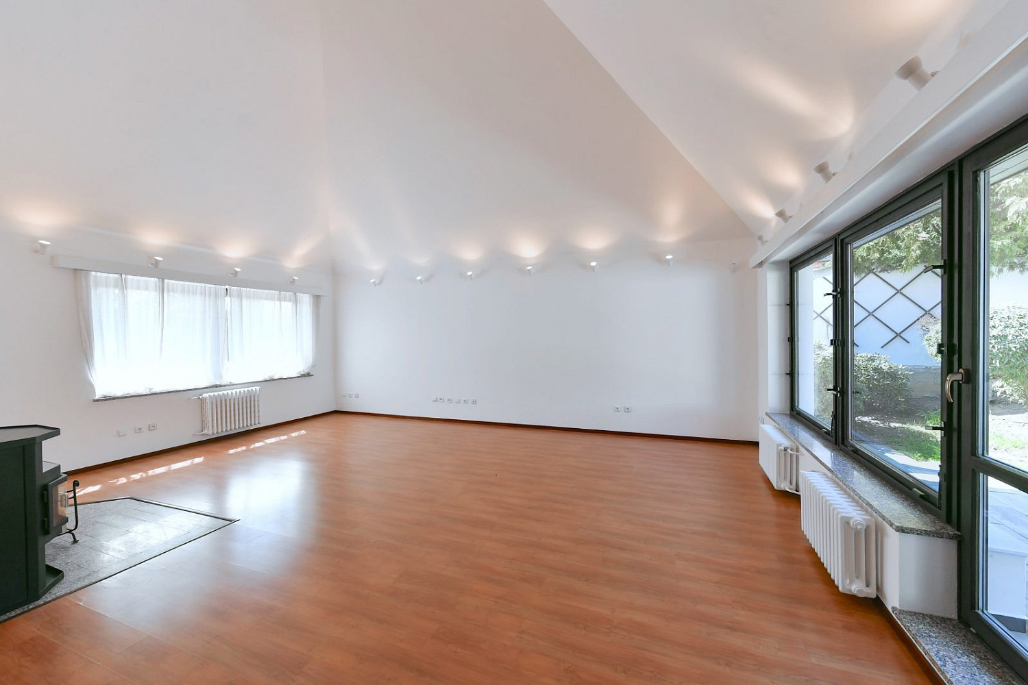 Pronájem kanceláře 417 m² – fotografie 4