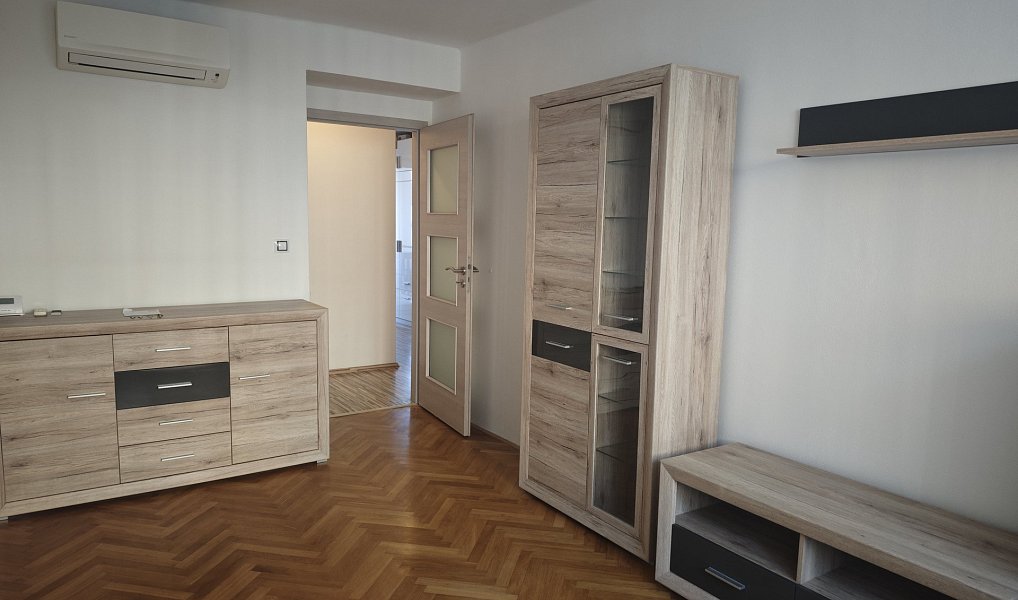 Pronájem bytu 3+1 77 m², Znojmo – náhled fotky 2