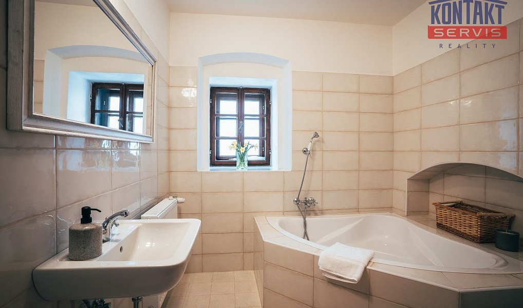 Pronájem chaty/chalupy 247 m² s pozemkem 1 065 m², Mojné – náhled fotky 27