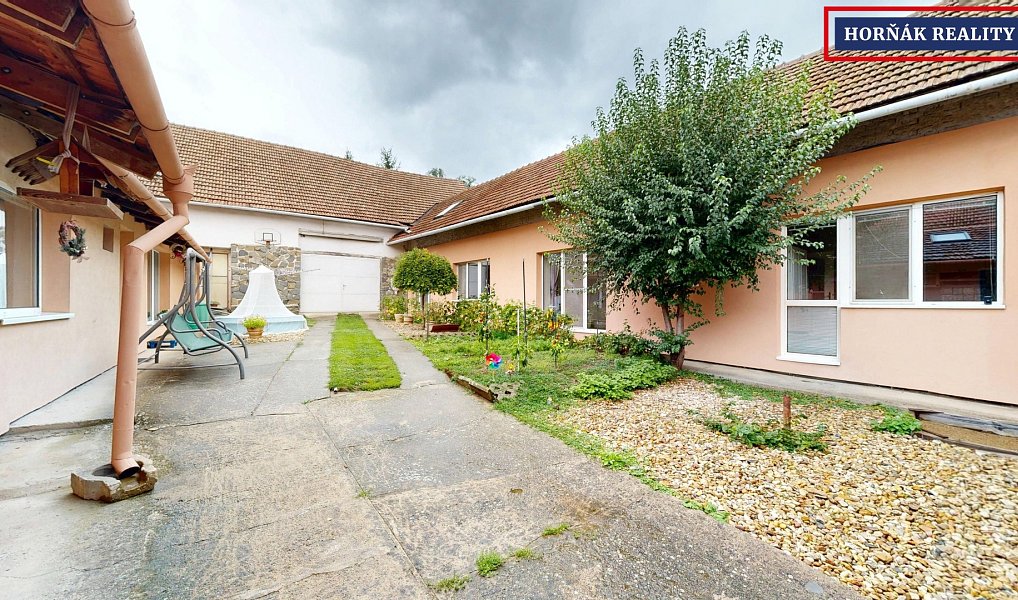 Prodej domu 195 m² s pozemkem 1 242 m², Letonice – náhled fotky 2