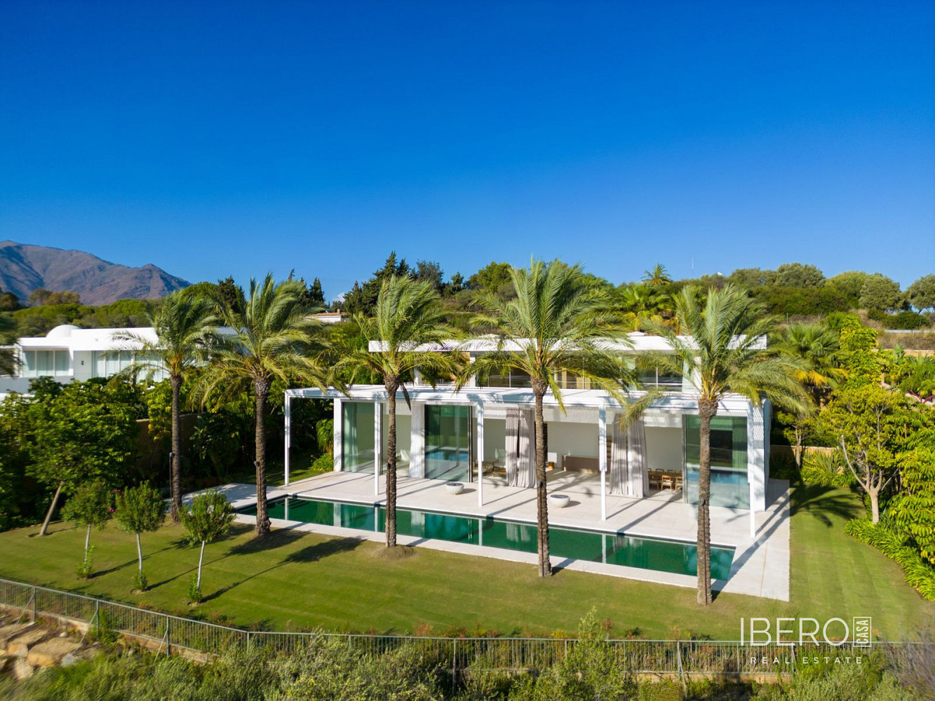 Prodej domu 578 m² s pozemkem 1 937 m²