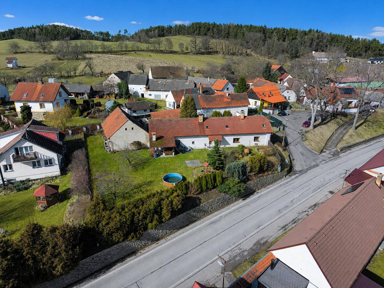 Prodej domu 206 m² s pozemkem 1 607 m²