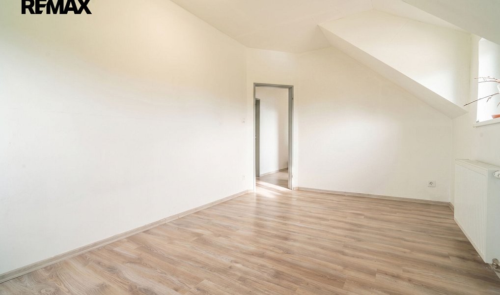 Prodej domu 193 m² s pozemkem 748 m², Okřesaneč – náhled fotky 21