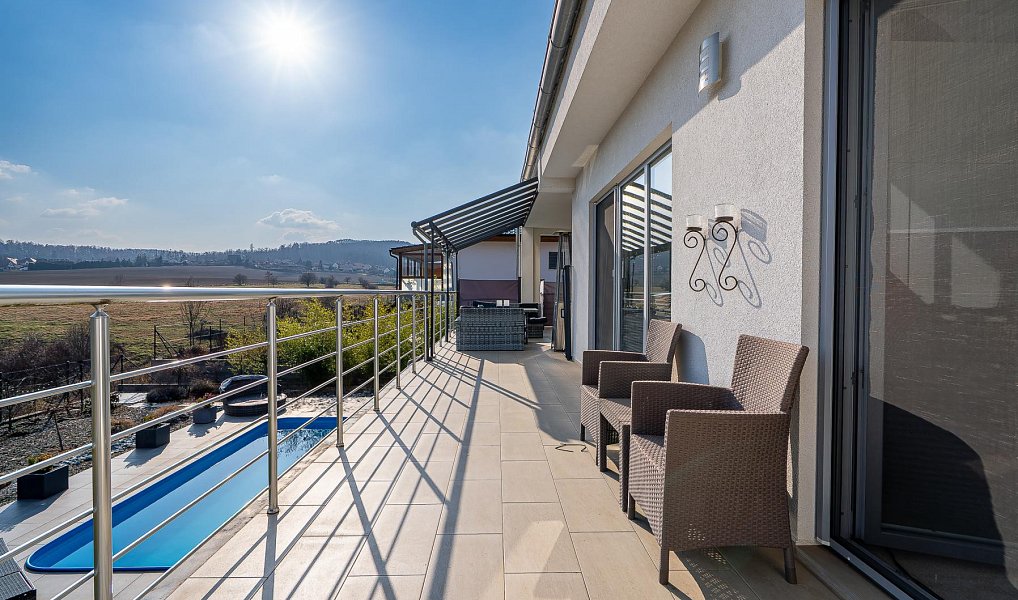 Prodej domu 140 m² s pozemkem 663 m², Králův Dvůr – náhled fotky 2