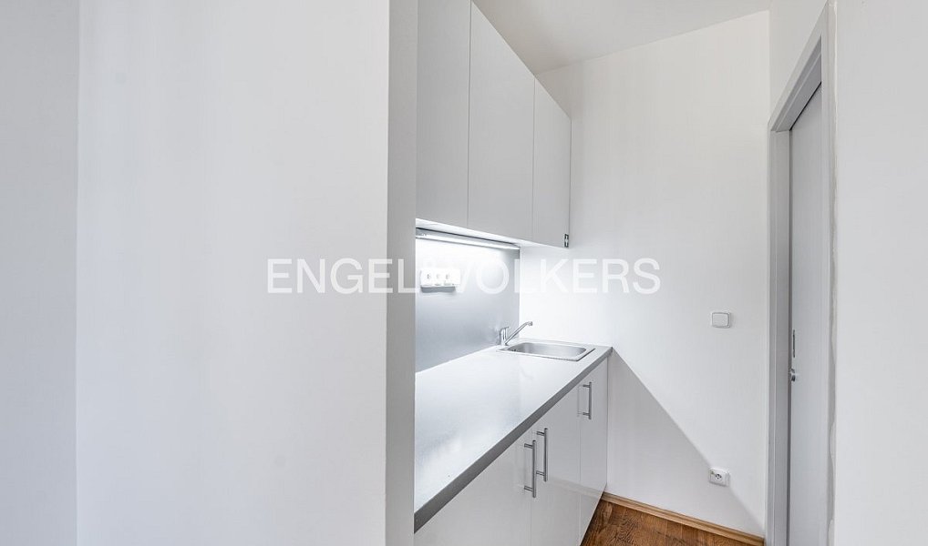 Pronájem kanceláře 147 m², Praha – náhled fotky 14