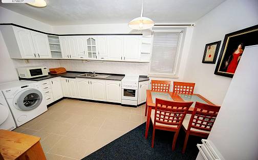 Prodej bytu 2+kk 64 m², Pplk. Vladimíra Štěrby, Uherské Hradiště - Mařatice