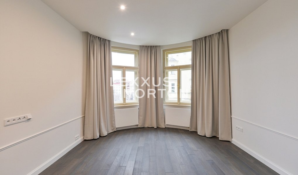 Pronájem bytu 4+kk 167 m², Praha – náhled fotky 10