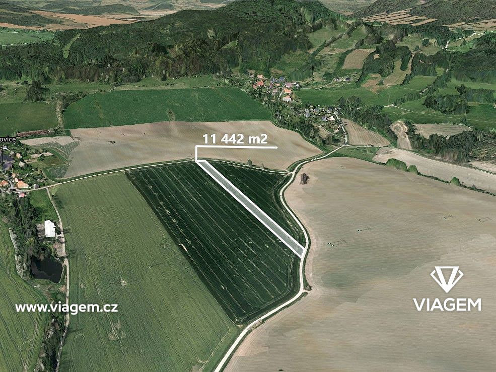 Prodej pole 2 065 m²