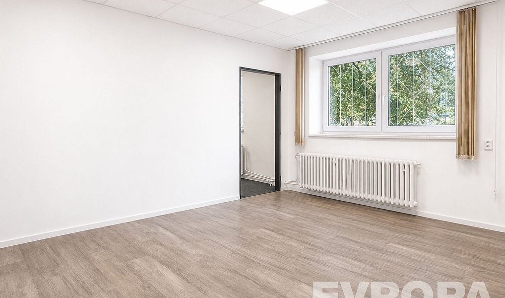 Pronájem kanceláře 117 m², Kolín – náhled fotky 10