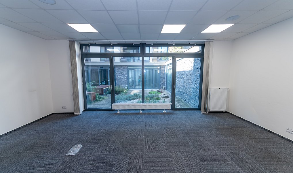 Prodej komerčního prostoru, 220 m², Prosek - Praha 9, Praha