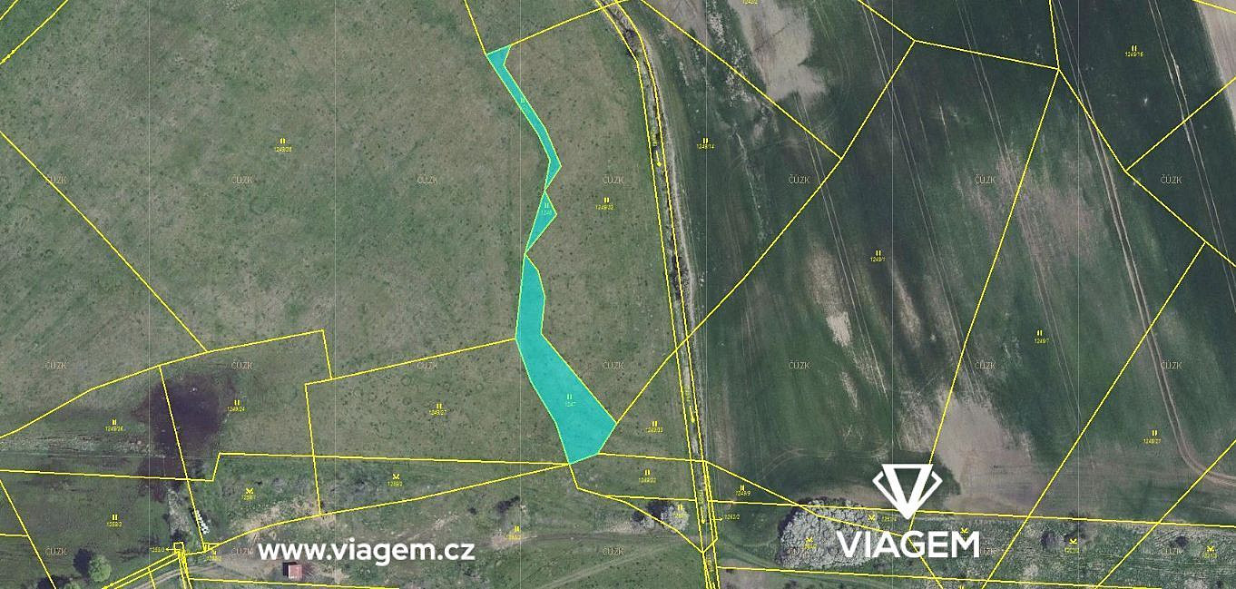 Prodej pole 1 404 m²