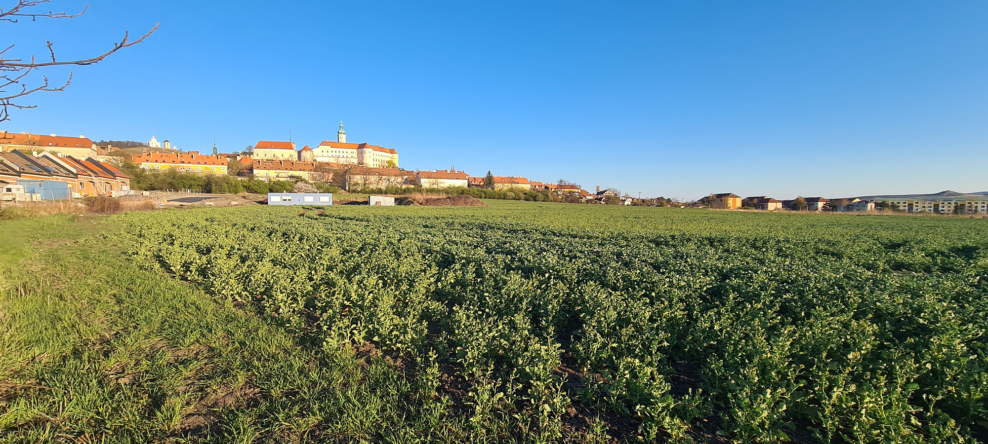 Prodej stavebního pozemku 1 018 m²