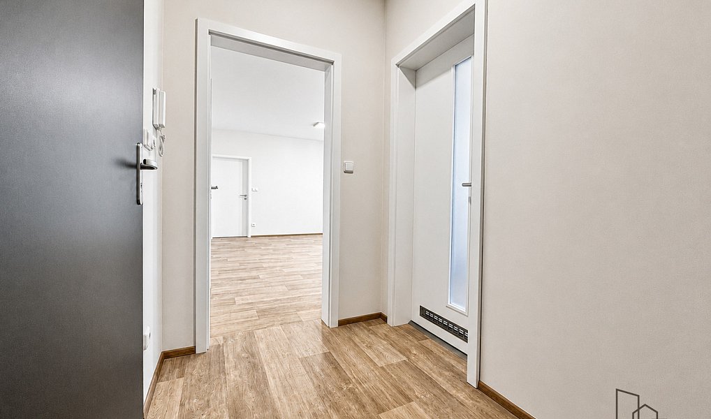 Pronájem bytu 2+kk 52 m², Hodonín – náhled fotky 8