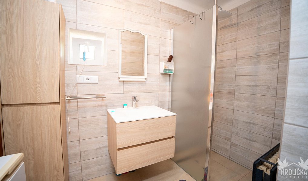 Prodej domu 190 m² s pozemkem 551 m², Kvášňovice – náhled fotky 3