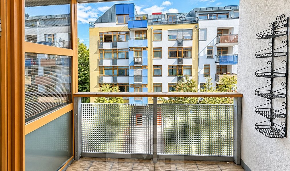 Pronájem bytu 1+kk 43 m², Praha – náhled fotky 3