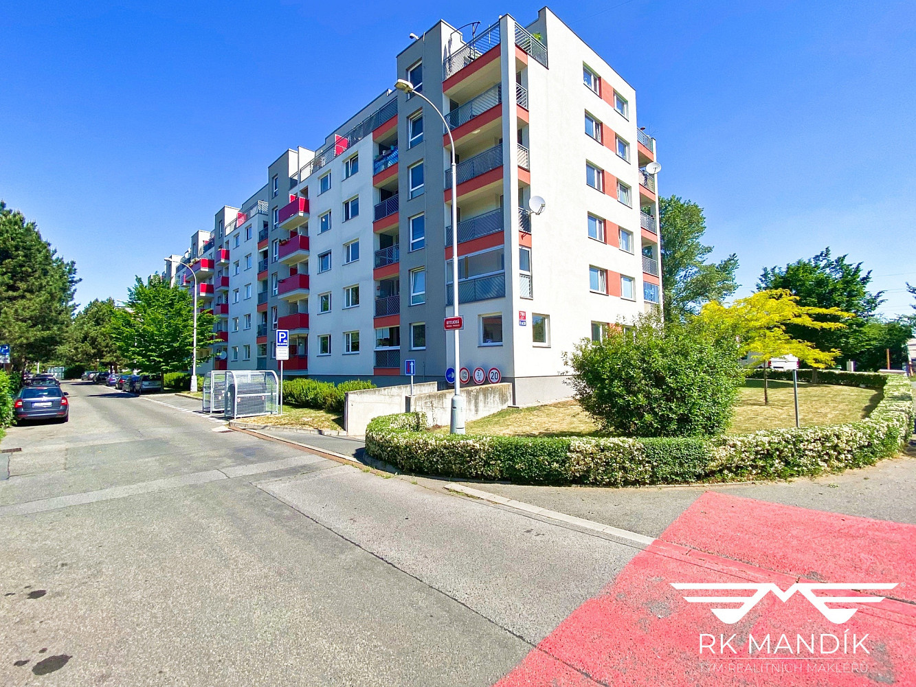 Garážové stání, 10m2 - ul. Kytlická 780, Praha - Prosek – fotografie 5