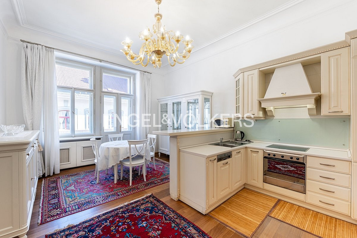 Pronájem bytu 3+kk 77 m²