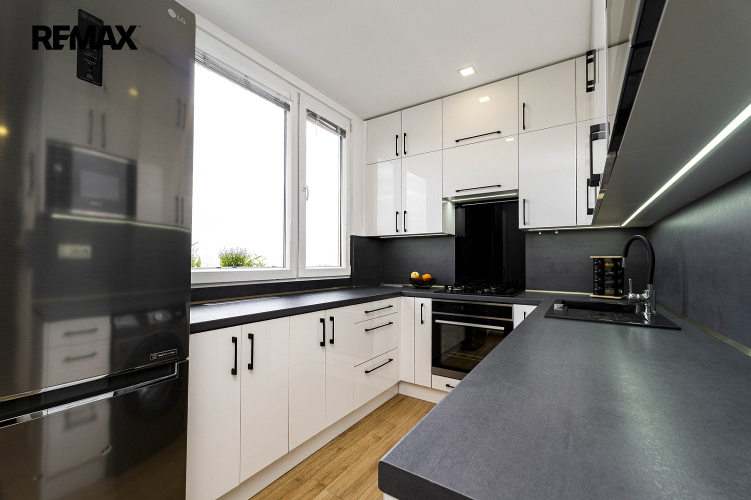 Prodej bytu 2+1 55 m² — photo 4