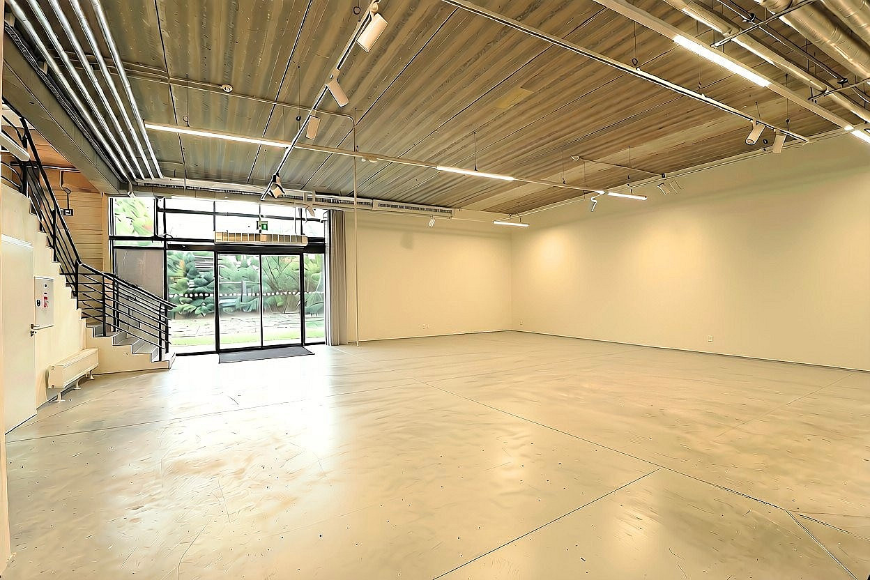 Pronájem obchodních prostor 529 m² – fotografie 2