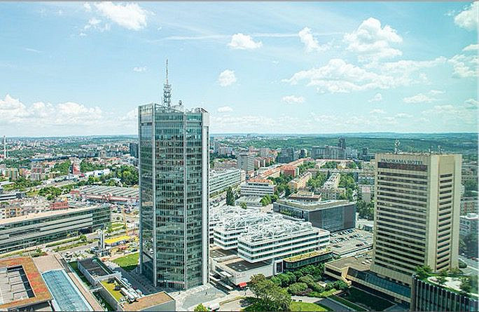 Pronájem kanceláře 340 m²
