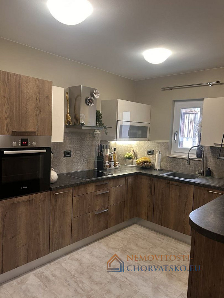 Prodej bytu 3+1 100 m², Viškovo