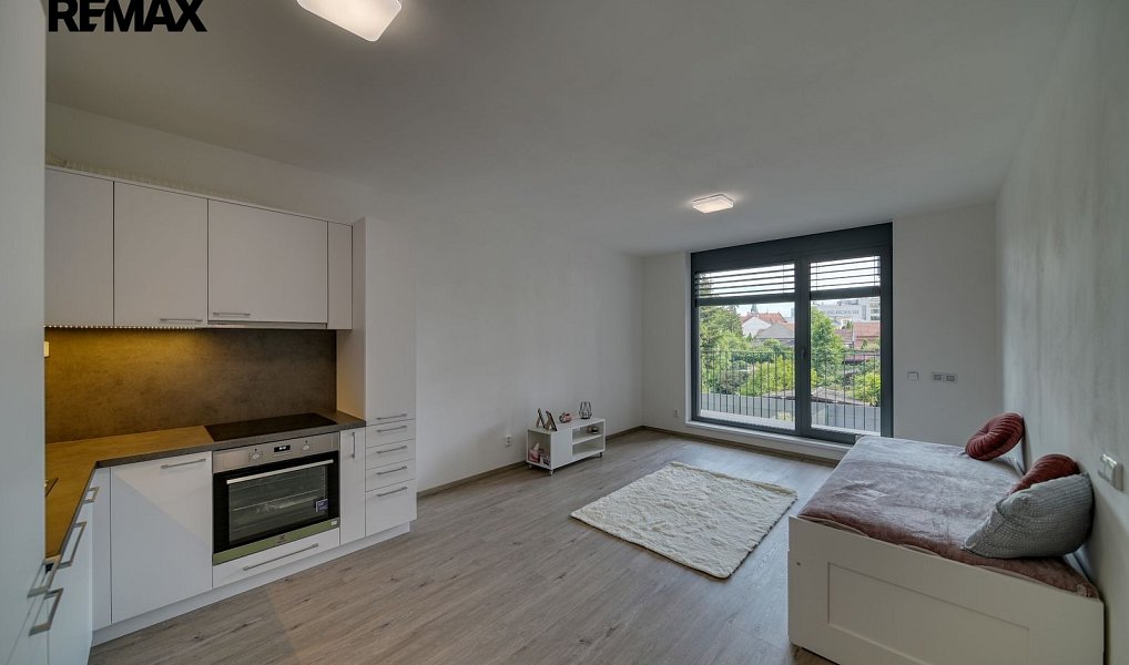 Pronájem bytu 1+kk 32 m², Poděbrady – fotka 1 z 20