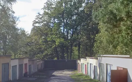 Garáž v Hrádku nad Nisou, V rokli, Hrádek nad Nisou, okres Liberec