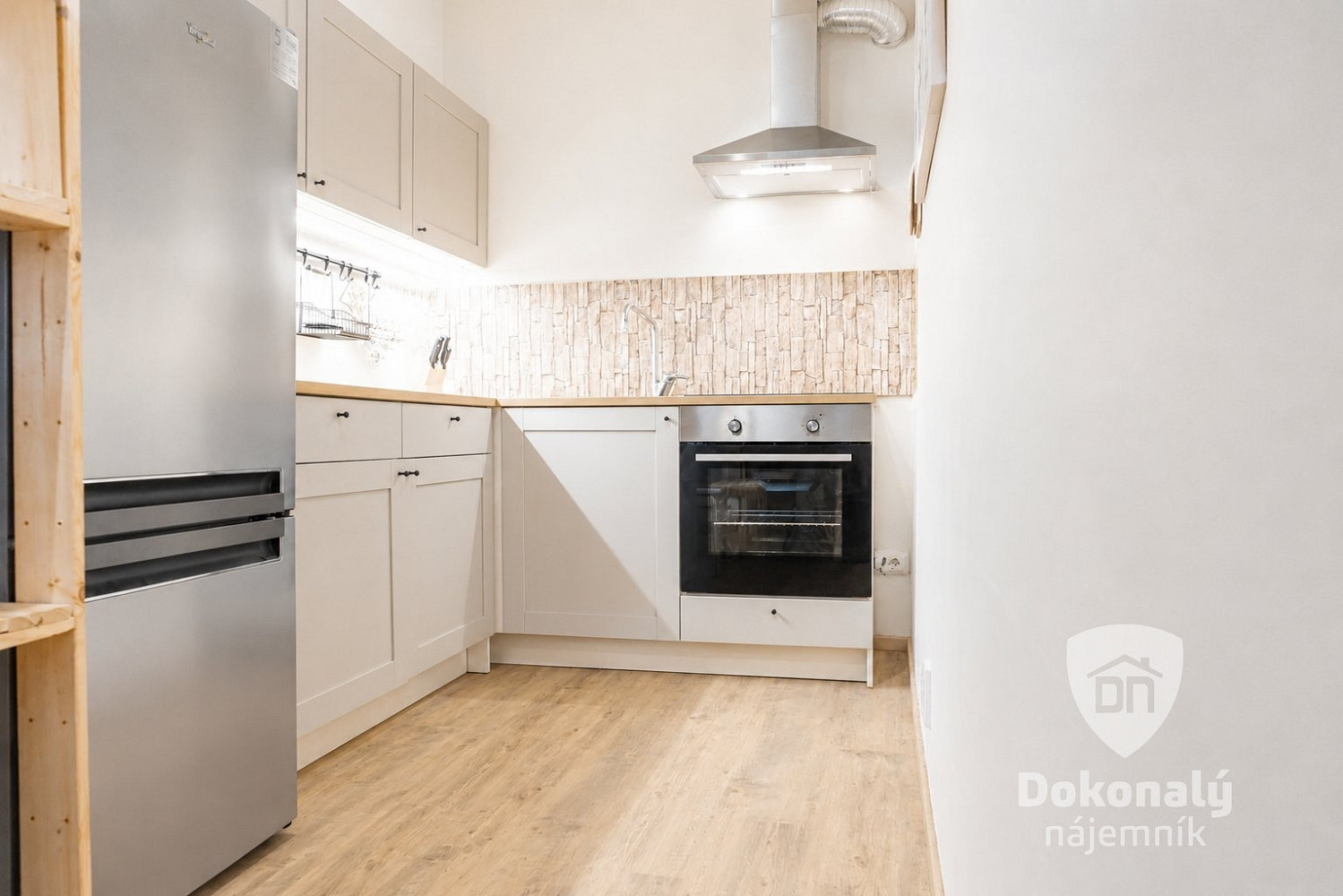 Pronájem bytu 1+kk 32 m² – fotografie 2