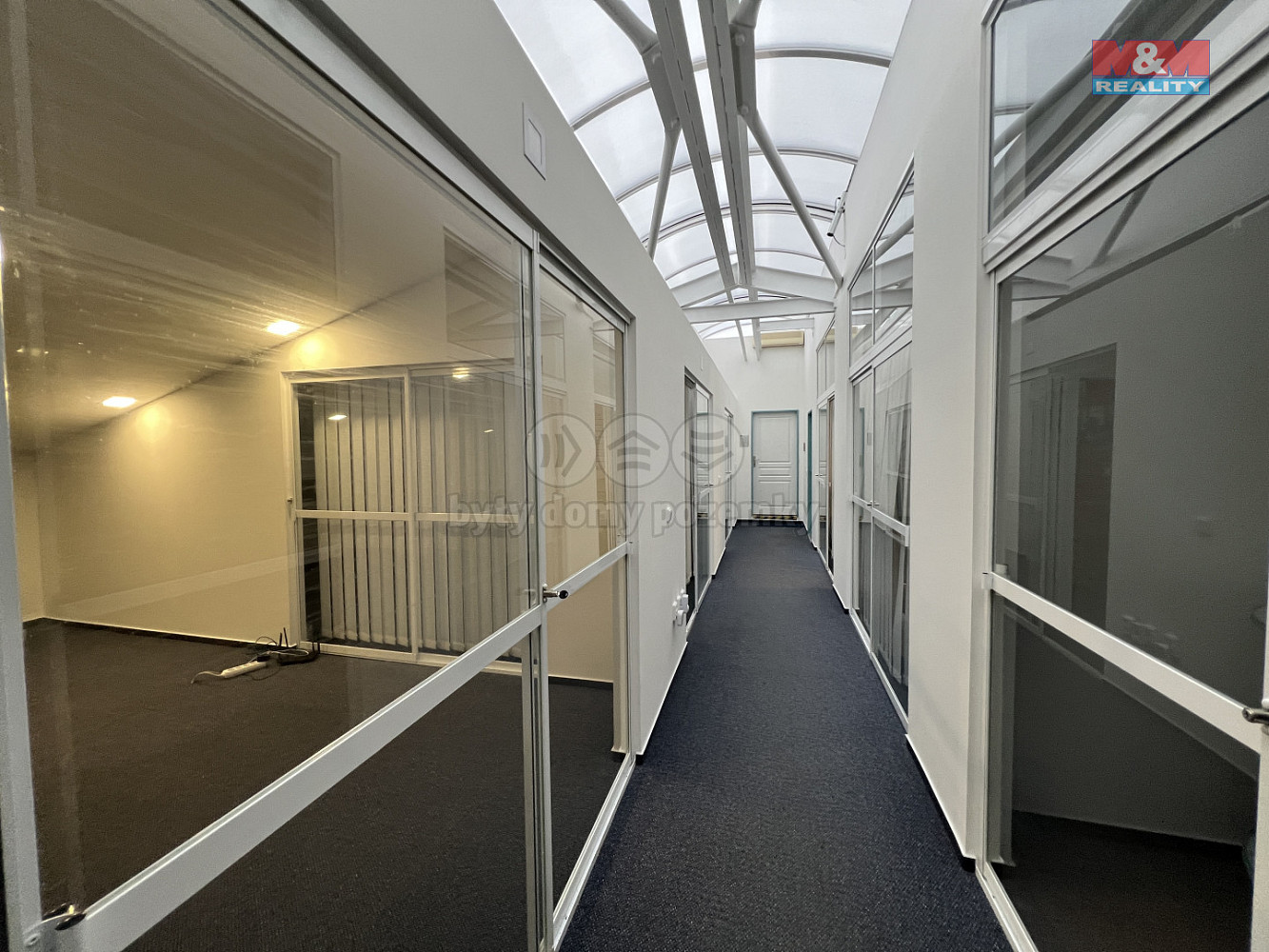 Pronájem kanceláře 26 m² — photo 2