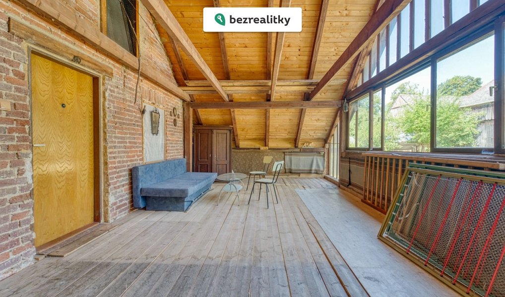 Prodej domu 208 m² s pozemkem 2 330 m², Lesná – náhled fotky 13